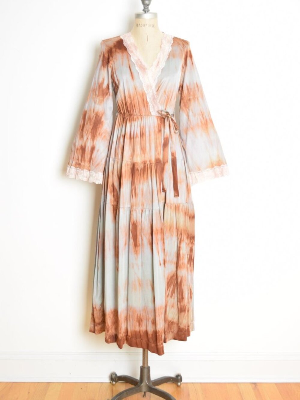 vintage 70s robe bed jacket nylon tie dye hippie boho lingerie duster maxi S M